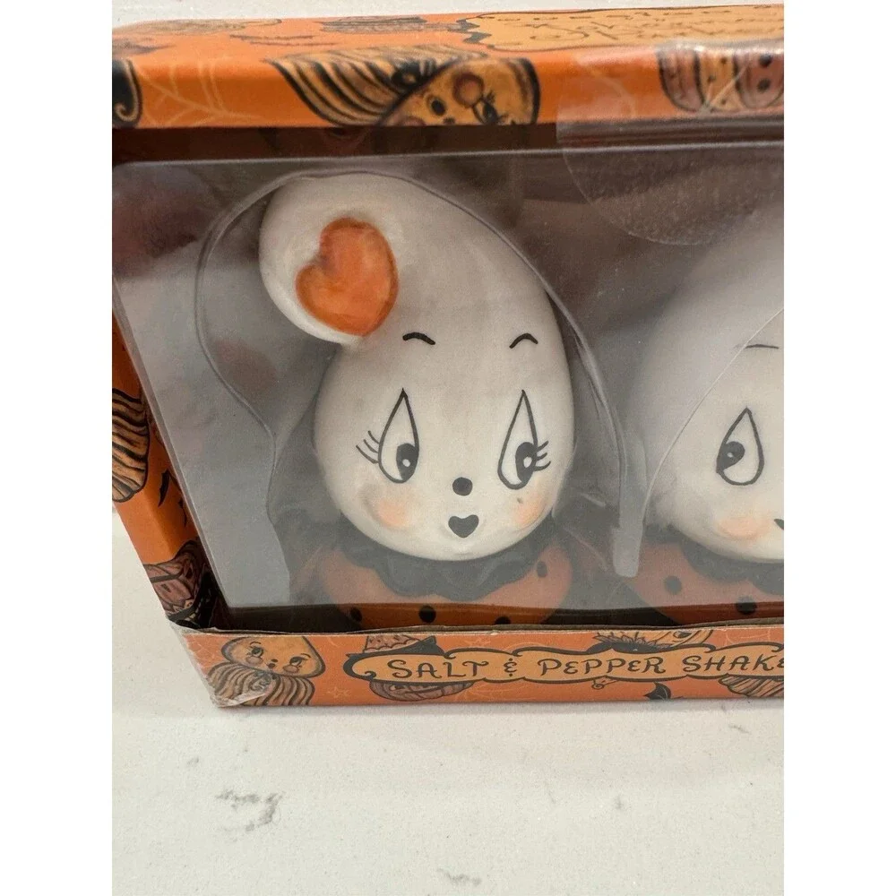 Johanna Parker Ghost Salt and Pepper Shakers Boy Girl Mr Mrs Orange Heart New